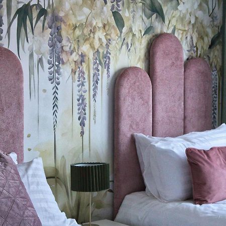 The Monks Quarters Bed & Breakfast Quin Ngoại thất bức ảnh